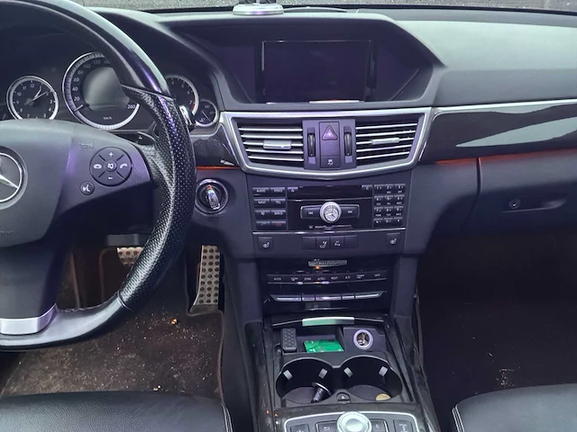 2010 mercedes-benz e 550 personenauto - afbeelding 11 van  35