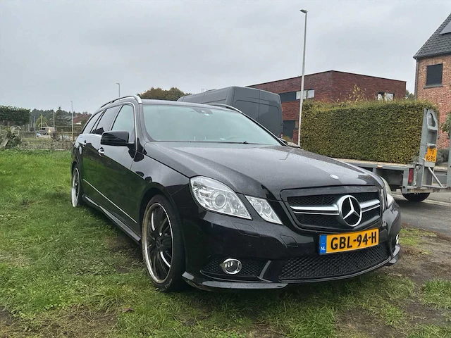 2010 mercedes-benz e 550 personenauto - afbeelding 33 van  35