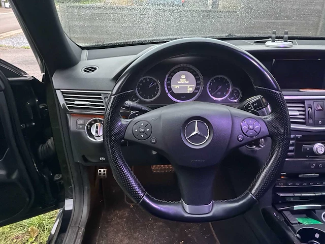 2010 mercedes-benz e 550 personenauto - afbeelding 22 van  35