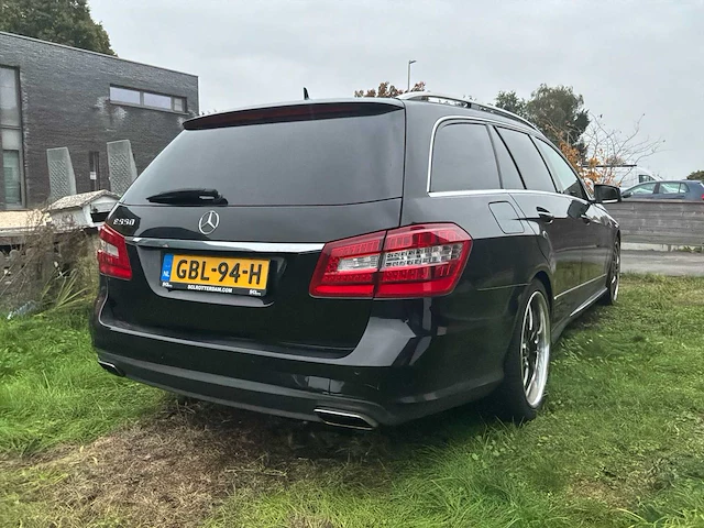 2010 mercedes-benz e 550 personenauto - afbeelding 30 van  35