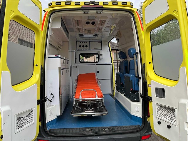2010 mercedes-benz sprinter 316 cdi ambulance - afbeelding 8 van  23