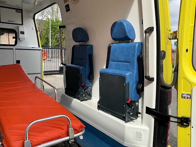2010 mercedes-benz sprinter 316 cdi ambulance - afbeelding 14 van  23