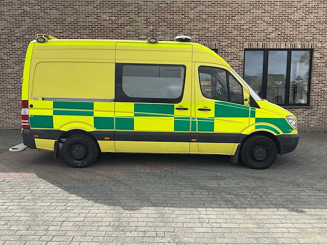 2010 mercedes-benz sprinter 316 cdi ambulance - afbeelding 18 van  23