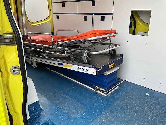 2010 mercedes-benz sprinter 316 cdi ambulance - afbeelding 19 van  23