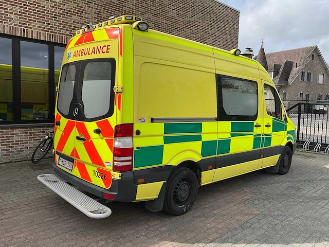 2010 mercedes-benz sprinter 316 cdi ambulance - afbeelding 11 van  23