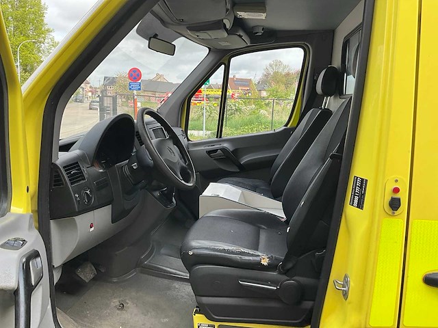 2010 mercedes-benz sprinter 316 cdi ambulance - afbeelding 13 van  23