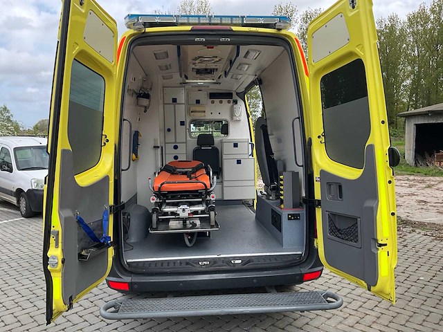 2010 mercedes-benz sprinter ambulance - afbeelding 7 van  22
