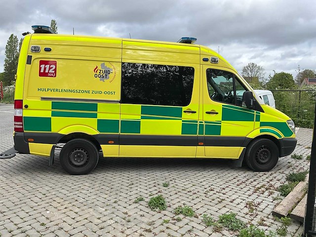 2010 mercedes-benz sprinter ambulance - afbeelding 16 van  22