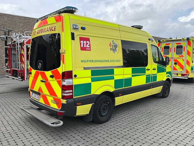 2010 mercedes-benz sprinter ambulance - afbeelding 17 van  21
