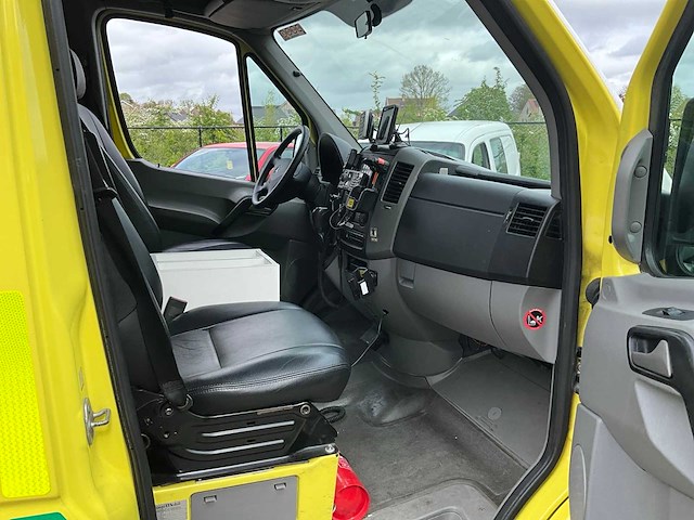 2010 mercedes-benz sprinter ambulance - afbeelding 1 van  11