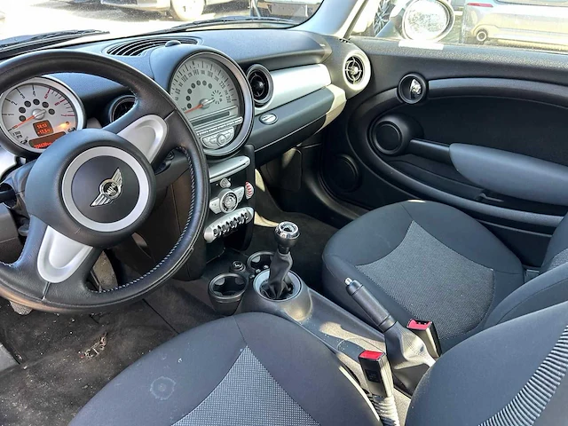 2010 mini cooper d - afbeelding 8 van  11
