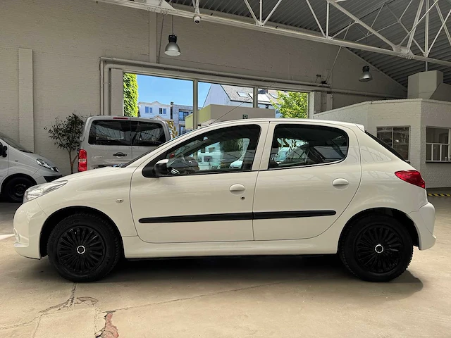 2010 peugeot 206+ - 93000 km - 1ste eigenaar - afbeelding 12 van  24