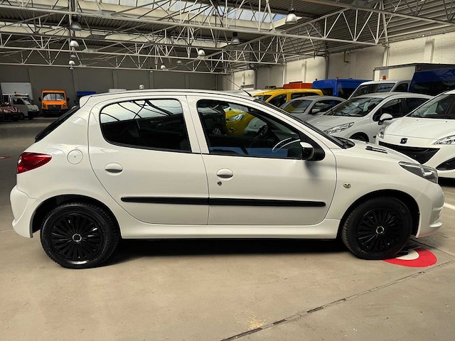 2010 peugeot 206+ - 93000 km - 1ste eigenaar - afbeelding 24 van  24