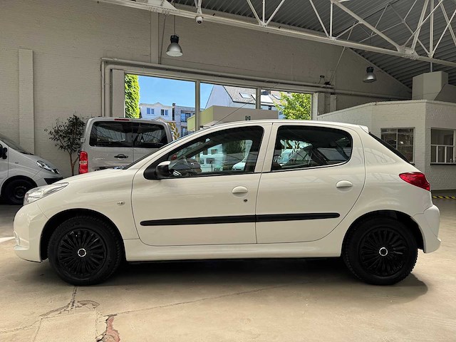 2010 peugeot 206+ - 93000 km - 1ste eigenaar - afbeelding 12 van  24