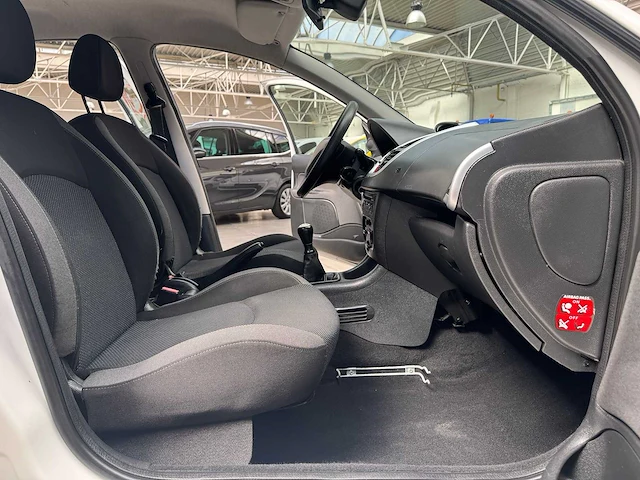 2010 peugeot 206+ - 93000 km - 1ste eigenaar - afbeelding 22 van  24