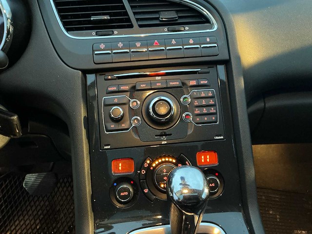 2010 peugeot 5008 personenauto - afbeelding 10 van  24