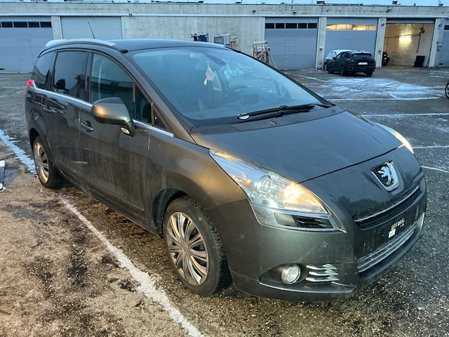 2010 peugeot 5008 personenauto - afbeelding 22 van  24