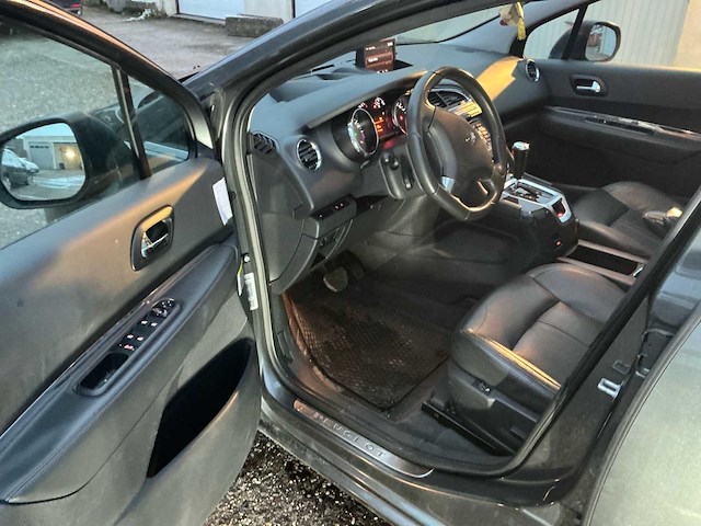 2010 peugeot 5008 personenauto - afbeelding 24 van  24