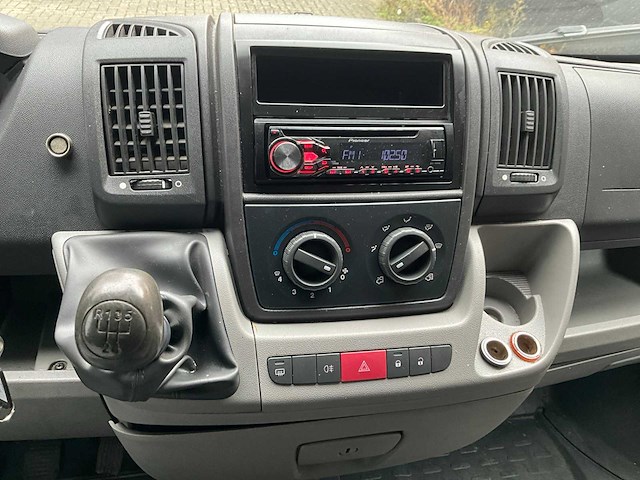 2010 peugeot boxer minibus - 9 personen - trekhaak - afbeelding 20 van  50