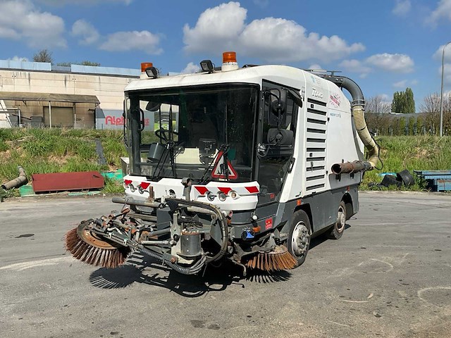 2010 ravo 540cd straatveegmachine - afbeelding 1 van  44