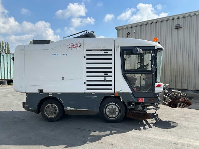 2010 ravo 540cd straatveegmachine - afbeelding 40 van  43