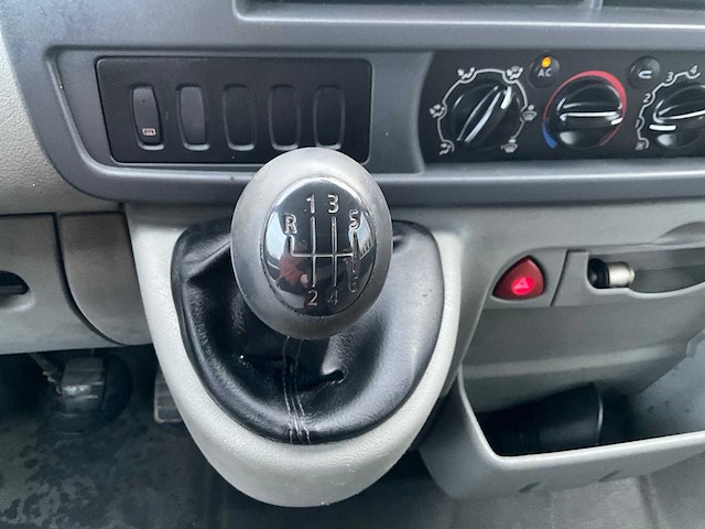 2010 renault master paardenwagen - 2.5 dci 120 pk - 685kg laadvermogen - afbeelding 38 van  54