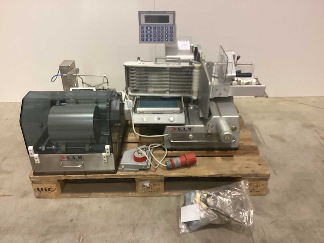 2010 s.a.m. 310i t26 snijmachine - afbeelding 1 van  5