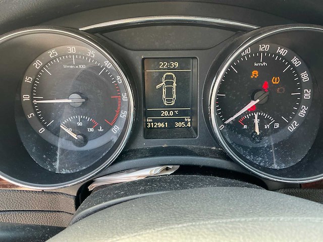 2010 skoda superb schade - personenauto - afbeelding 7 van  10