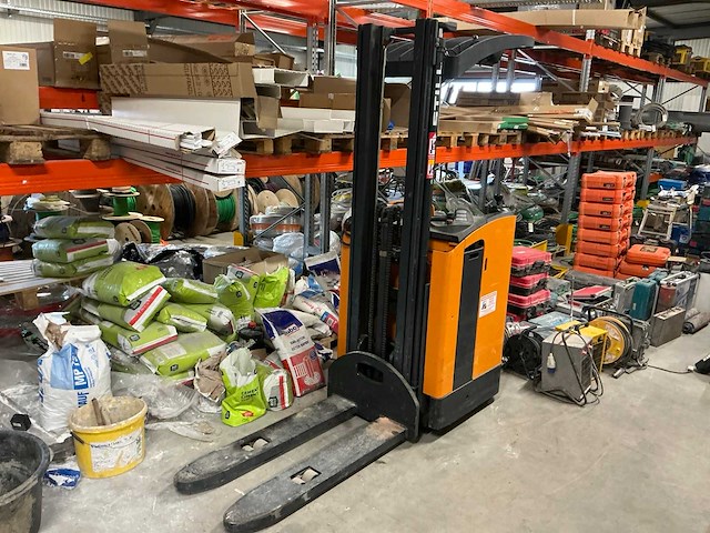 2010 still sv12 stapelaar - afbeelding 1 van  3