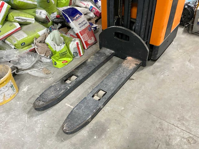 2010 still sv12 stapelaar - afbeelding 2 van  3