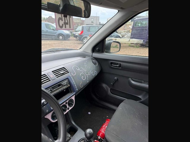 2010 suzuki swift auto - afbeelding 11 van  26