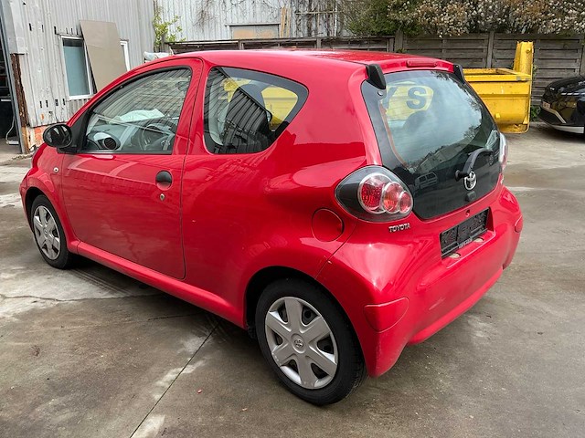 2010 toyota aygo personenauto - afbeelding 19 van  25