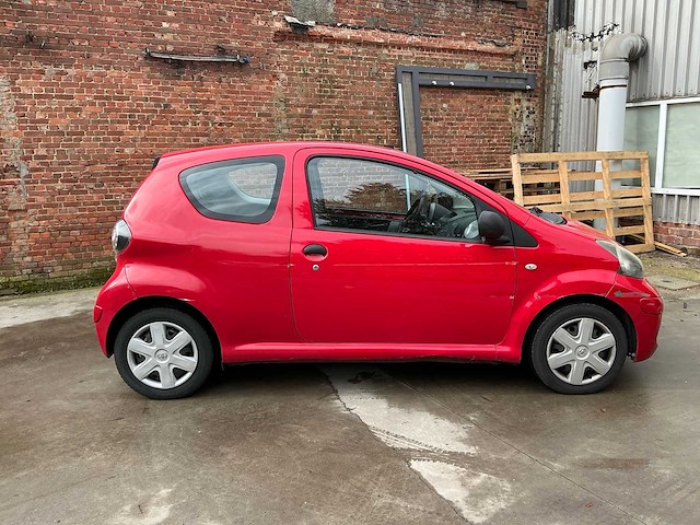 2010 toyota aygo personenauto - afbeelding 22 van  25