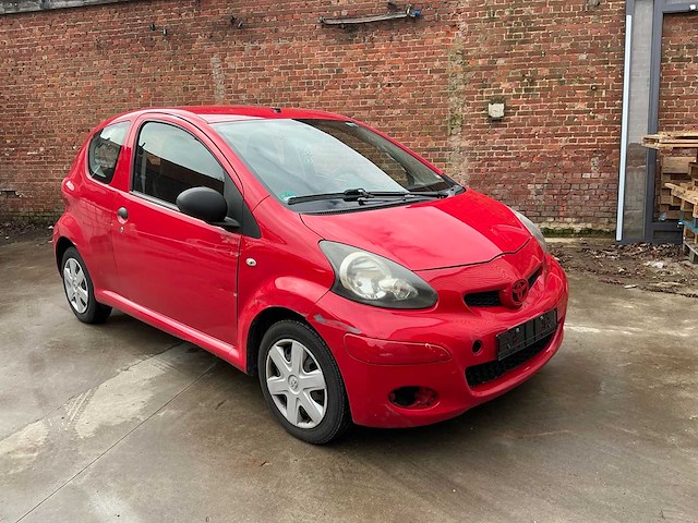 2010 toyota aygo personenauto - afbeelding 23 van  25