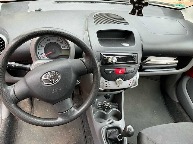 2010 toyota aygo personenauto - afbeelding 3 van  25