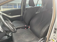 2010 toyota yaris auto - afbeelding 2 van  25