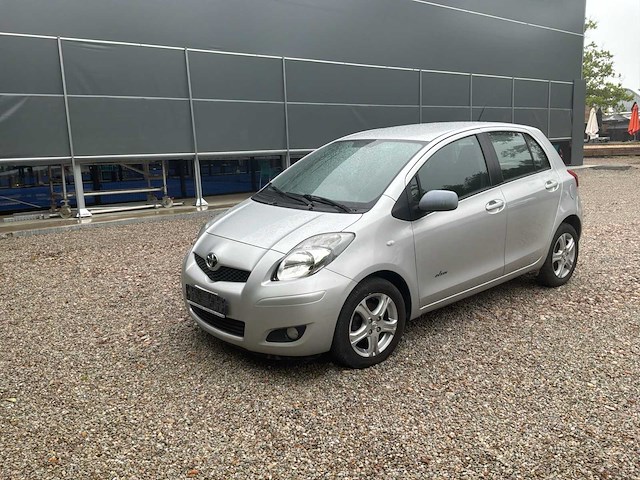 2010 toyota yaris auto - afbeelding 1 van  25