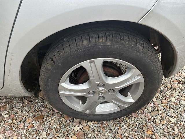 2010 toyota yaris auto - afbeelding 9 van  25