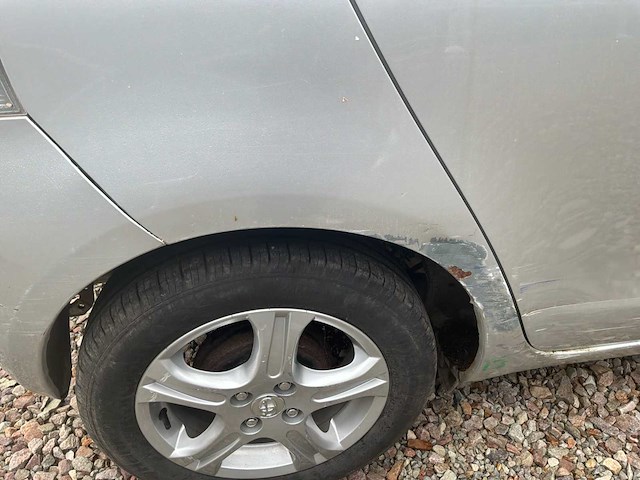 2010 toyota yaris auto - afbeelding 9 van  13