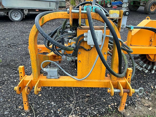 2010 vandaele okb borstelmachine - afbeelding 18 van  25