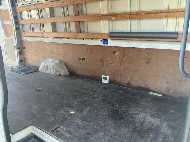 2010 volkswagen crafter 2.5 tdi maxi - afbeelding 17 van  23