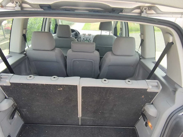 2010 volkswagen touran 7-seat personenauto - afbeelding 4 van  23