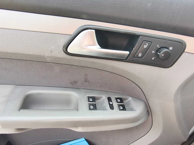 2010 volkswagen touran 7-seat personenauto - afbeelding 5 van  23