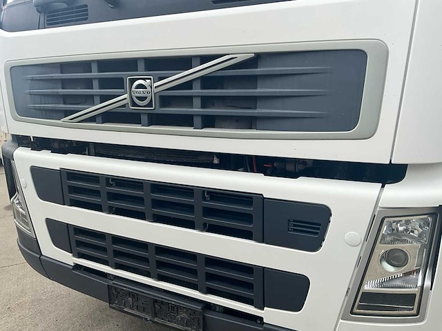 2010 volvo fm hydraulische laadklep - airco - automaat - afbeelding 17 van  57