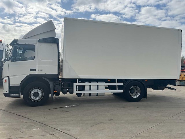 2010 volvo fm hydraulische laadklep - airco - automaat - afbeelding 12 van  57