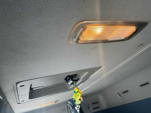 2010 volvo fm hydraulische laadklep - airco - automaat - afbeelding 26 van  57