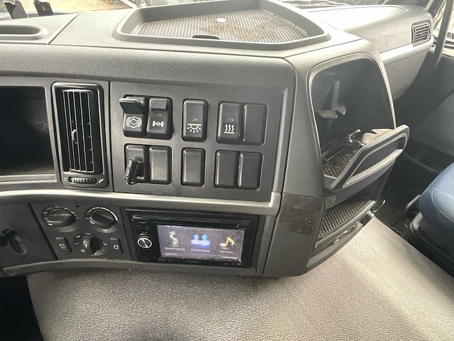 2010 volvo fm hydraulische laadklep - airco - automaat - afbeelding 33 van  57
