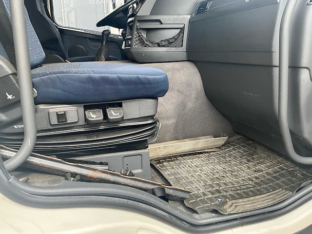 2010 volvo fm hydraulische laadklep - airco - automaat - afbeelding 40 van  57