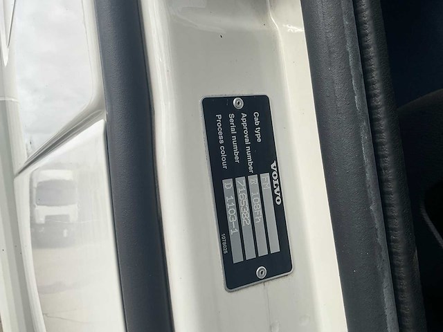 2010 volvo fm hydraulische laadklep - airco - automaat - afbeelding 41 van  57