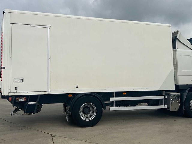 2010 volvo fm hydraulische laadklep - airco - automaat - afbeelding 45 van  57